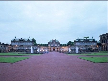 仿佛置身仙境 英國“處女城”建筑迷離風情