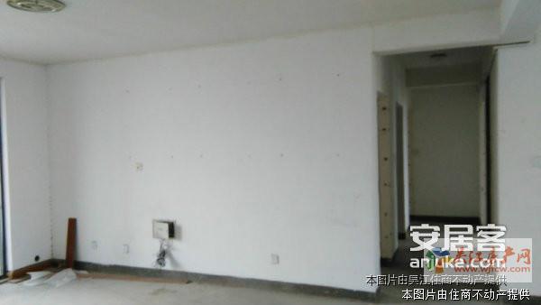 cx锦安小区 4室2厅4卫 242平方米 323万出售